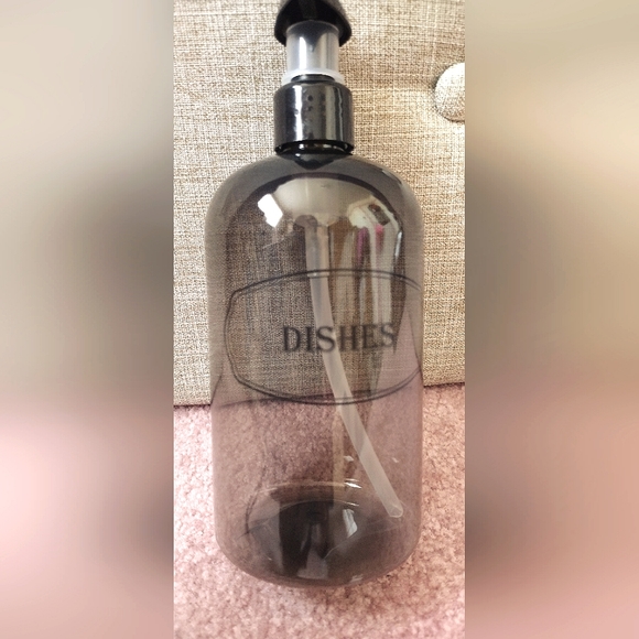 Refillable plastic bottles - Picture 3 of 4